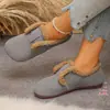 Zapatos peludos estilo retro para mujer, adecuados para otoño e invierno, zapatos de algodón Mary Jane, estilo nocturno suave, mocasines de felpa con suela plana