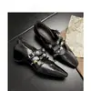 Moda Retro Francesa com Design de Rebites, Sapatos Quadrados Elegantes e Estilosos, Aumentam a Altura, Versáteis e Modernos Sapatos de Couro