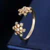 Elegante Anillo Abierto Doble Copo de Nieve, Súper Brillante con Circonia, Ajustable, Suave y Delicado, Versátil para el Uso Diario