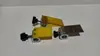 Las piezas de repuesto para máquinas etiquetadoras incluyen rodillos de posicionamiento de etiquetas, bandejas de aleación de aluminio, rodillos de goma, cilindros de esponja, cepillos, topes de material y otros accesorios.