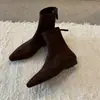 Versão em couro macio! Botas de tornozelo femininas 2026 Outono Novo Simples Retrô Cor de Café Bico Quadrado Camurça Interna Aumento de Altura Emagrecimento Botas
