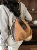 Bolsa de ombro de camurça de grande capacidade para mulheres 2026 novo modelo mochila feminina simples bolsa tote versátil e da moda