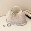 Bolso de cubo de felpa transfronterizo estilo ins de gran capacidad, bolso de hombro y bandolera para mujer, nuevo bolso versátil de moda 2025