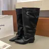 Botas longas vintage de salto grosso e bico fino para mulheres plus size, novo estilo europeu e americano, botas pretas empilhadas para outono e inverno, botas longas de montaria
