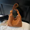 Bolso de Axila de Diseño Nicho para Mujer 2025 Nuevo Otoño e Invierno Retro Recortado Bolso de Hombro Versátil Bolso Tote para Viajeros