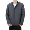 Directamente del fabricante, esta chaqueta para hombre es perfecta para primavera y otoño. Presenta un estilo coreano de moda, es casual y versátil, y ofrece un look elegante.