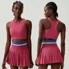 Traje de tenis con cuello en V cruzado para mujer, talla grande, cintura alta, falda deportiva de fitness, anti-caminar, conjunto de dos piezas para correr europeo y americano.
