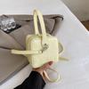 Bolsas de Nicho para Mulheres 2025 Novas Bolsas da Moda Tendência de Alta Qualidade Vermelha Transversal de Ombro Pequena Quadrada