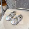 Zapatos pequeños de cuero para niña con dulce encaje de lazo y diseño hueco, zapatos de princesa de suela blanda, nuevos zapatos individuales tejidos estilo Chanel para niños