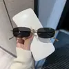 Moda Transfronteriza Europeos y Americanos Tendencia Influencer Gafas de Sol para Mujer, Montura Cuadrada que Favorece el Rostro, Gafas de Sol Estilo Urbano Personalizadas para Hombre