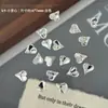 Mini Coração Torto Pedrarias para Nail Art Super Brilho K9 Colorido Tamanho Pequeno Coração de Pêssego Torto Base para Unha Pedrinha Coração Branco Transparente Decorações para Unhas