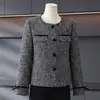 Nuevo Abrigo Corto de Primavera y Otoño Estilo Chanel, Moderno y Elegante, Corte Entallado, Favorecedor y Disimula, Abrigo Versátil Tallas Grandes