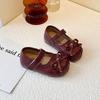 Sapatos de couro pequenos para meninas, primavera e outono 2025, antiderrapantes, estilo estrangeiro, camada única, sapatos para crianças de 1 a 3 anos, sapatos de princesa