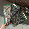 70 Bufandas de Seda con un Toque de Lujo, Moda Coreana Versátil Profesional Bufandas Pequeñas de Seda Imitación, Bufandas de Seda Estampadas Retro para Mujeres
