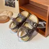 Nuevas Sandalias Birkenstock Retro Estampadas de Verano para Niños con Suelas Suaves y Antideslizantes para Niños y Niñas, Versátiles y Modernas Zapatos de Playa al por Mayor