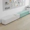 Conjunto de sofá longo simples e moderno com bancos para trocar de sapato para recepção, áreas de lazer e descanso em salões de beleza e escritórios de vendas onde os pais esperam.