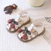 Novas Sandálias Casuais de Verão para Meninas com Decoração de Cerejinhas Sapatos de Princesa para Bebê Solado Macio Vazado Corações Pequenos Sapatos para Crianças Pequenas