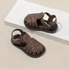 2026 Novo Estilo Sandálias de Tecido para Meninas Estilo Coreano Estilo Princesa Bico Fechado Solado Macio Antiderrapante Sapatos de Praia Infantis Moda de Verão