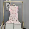 Novo Pijama de Algodão e Seda 2025 para Mulheres, Verão Fino Tamanho Grande, Vestido Longo de Algodão Artificial de Manga Curta para Usar por Cima