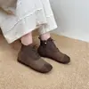 2024 Botas Curtas Femininas Outono e Inverno Novo Estilo Mori Retrô Artístico Casual Botas de Cano Curto Originais Feitas à Mão Solado Macio Cadarço Botas Femininas