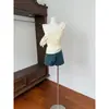 Temperamento Doce e Gentil, Blusa de Ruffles Bicolor com Design Assimétrico no Ombro