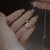 Collar Colgante Planeta Pequeño Cósmico Diamante Destello Plata de Ley S925 Diseño de Nicho Cadena para Clavícula Regalo de Cumpleaños para Novia