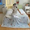 Manta de terciopelo de leche de cordero de dibujos animados estilo lindo para coche sofá siesta otoño e invierno cálida manta pequeña