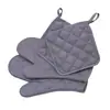Guantes sencillos de aislamiento térmico con acolchado de algodón y estampado de rombos. Alfombrilla para guantes para horno microondas y horno de cocina. Aislamiento térmico.