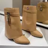 Botas de Pierna de Pantalón con Hebilla Puntiaguda 2026 Nuevo Estilo Europeo Americano Tiburón Botas Altas de Caballero Negro Corto Superior Moda Botas Cortas Mujer
