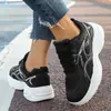 Zapatos deportivos casuales de malla transpirable para todas las estaciones, suela gruesa, cordones, talla grande, para estudiantes, zapatos bajos cómodos de un solo color