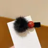 Presilha de Cabelo Fofa Coreana Bola Fofa Bico de Pato 2025 Nova Outono e Inverno Franja Lateral Grampo de Cabelo Elegante