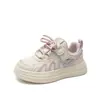 Sapatos Casuais Versáteis da Moda para Meninas 2026 Outono/Inverno Novos Tênis Macios com Solado para Crianças Maiores Tênis Esportivos para Corrida