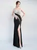 Vestido de Noite Preto Novo de Alta Qualidade Luxo Leve Nicho Socialite de Alta Qualidade Bonito Fenda Cauda de Peixe Vestido de Apresentadora Mulheres