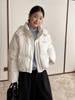 Jaqueta Puffer Tg Estilo Casual com Capuz Removível e Pequeno Bordado no Peito Jaqueta Solta para Mulheres Novo Estilo Inverno 2025 25787