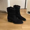 Botas de tacón de bloque de gamuza retro para mujer, punta fina, adelgazantes, de tacón apilado, para uso diario en otoño 2026, de color liso, de moda, hasta la pantorrilla