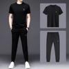 Treinta Otoño y Verano Nuevo Traje Casual de Hombre Cuello Redondo Manga Corta Seda Helada Secado Rápido Moda Trendy Conjunto de Dos Piezas para Hombre