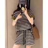 Traje casual de estilo europeo y americano para mujer, a rayas, en color contrastante, con manga corta tipo volante pequeña, sudadera de moda adelgazante deportiva de dos piezas para comercio exterior