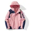 Chaqueta exterior 3 en 1 estilo Luotuo para mujer, abrigo de montañismo a prueba de viento e impermeable, ropa de trabajo para hombre al por mayor