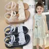 Sandalias Infantiles Estilo Princesa 2026 Nuevo Estilo Niñas Suela Suave Antideslizantes Verano Encaje Mariposa Zapatos Casuales de Perlas para Niñas