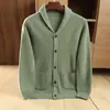 Outono e Inverno Novo Lã Tricotado Masculino Luxo Leve Moda Gola Fruta Verde Solto Casual Espessado Jaqueta Cardigan Suéter