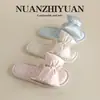 Novas Chinelos Doces com Laço para Mulheres, Leves e Macios para Casa no Verão, Slip-Ons Antiderrapantes para Uso Externo, Atacado