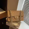 Versátil y a la moda, bolso tote de nicho de gran capacidad, nuevo bolso de hombro acolchado con cadena, bolso cruzado de alta gama estilo Chanel