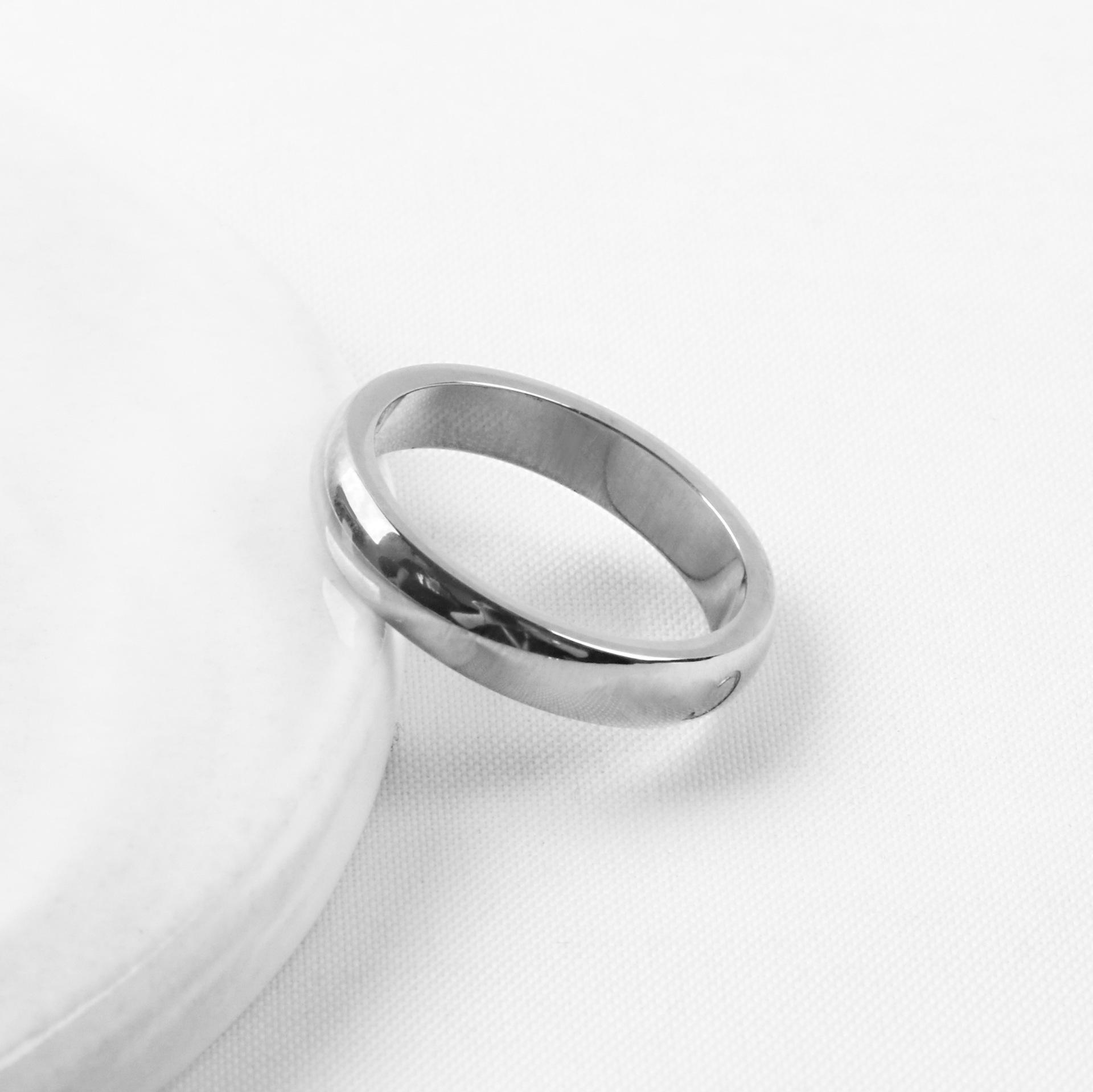 卡家带钻钛钢戒指