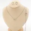 Conjunto de Collar y Pendientes Pequeños y Exquisitos de Acero de Titanio con Baño de Oro de 18K, Sencillo Elegante, Lujo Accesible y Cadena para Clavícula que No se Desvanece