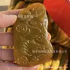Colgantes de Jade Estilo Antiguo con Varios Diseños como Cangrejo de la Fortuna, Pez Atractor de Riqueza y Pez Saltando sobre la Puerta del Dragón, Disponibles para Colección Antigua y Suministro al por Mayor