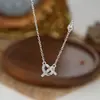 Cadena Clavicular Elegante para Mujer con Baño de Oro Real y Circonita Microincrustada, Collar Único con Diseño de Lazo, Exquisita Cadena de Cuello Versátil