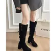 Botas Baggy Camurça Cáqui Estilo Coreano Mais Vendidas 2026 Novo Estilo Outono/Inverno Dobráveis Duas Formas de Usar Salto Grosso Zíper Lateral Botas de Cano Curto