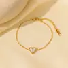 Colar Casual e Exquisito de Nicho Acessível de Luxo Colar com Pingente de Coração Pequeno Corrente Clavicular de Aço Titânio Banhado a Ouro 18K que Não Desbota para Mulheres