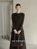 ES MODISH Nova Coleção Outono/Inverno: Suéter de Tricô Fashionável Estilo Francês com Design Falso de Duas Peças, Cor Sólida, Caimento Ajustado, para Mulheres