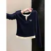 Camiseta Manga Larga Algodón Puro Azul Oscuro Hombro Normal Estilo Dos Piezas Falsas 2026 Otoño Nuevo Diseño con Sentido Capa Interior Capa Base Top